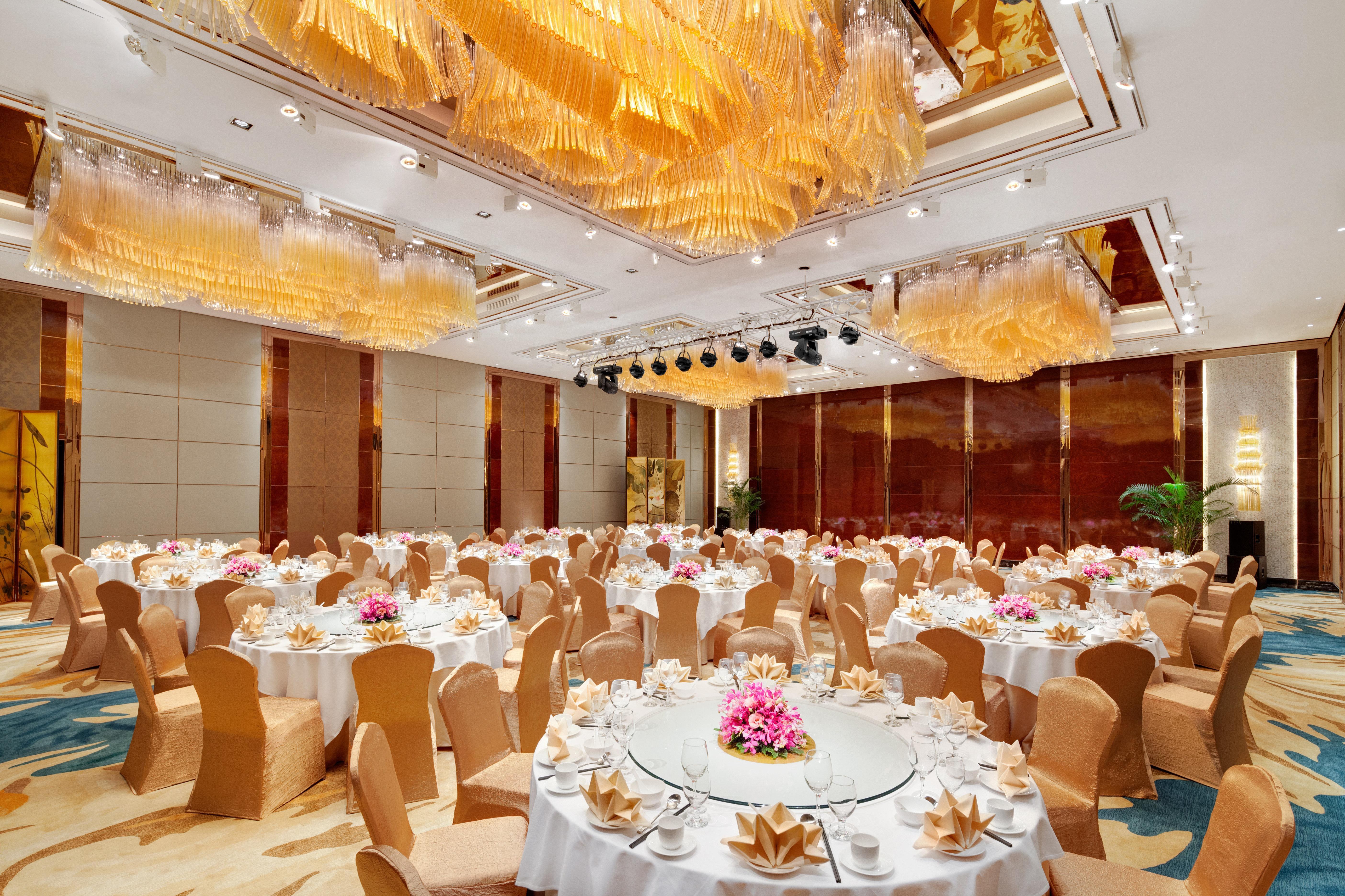 คราวน์ พลาซา ซานยา ซิตี้เซ็นเตอร์ Hotel ซานย่า ภายนอก รูปภาพ